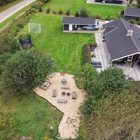 Blomstervangen Iv * Oksbol (Syddanmark)